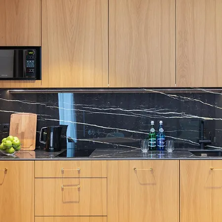 Deo Plaza Riverside By Renters 4*